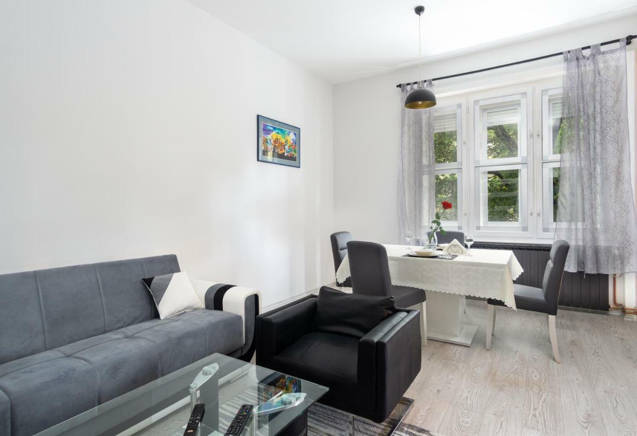 Apartman Ambasador ザグレブ エクステリア 写真